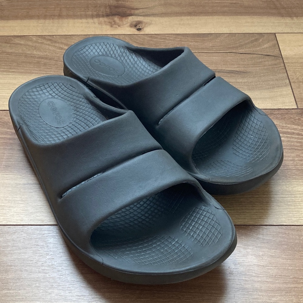 OOFOS Gray Slide Sandals